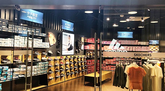 深圳Adidas专卖店广告机项目方案